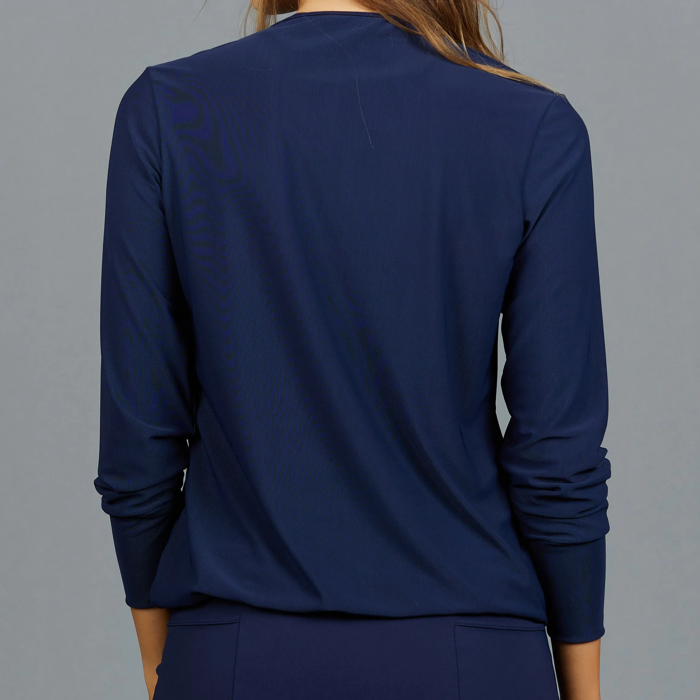 Classic V-Neck Pullover (navy mesh)