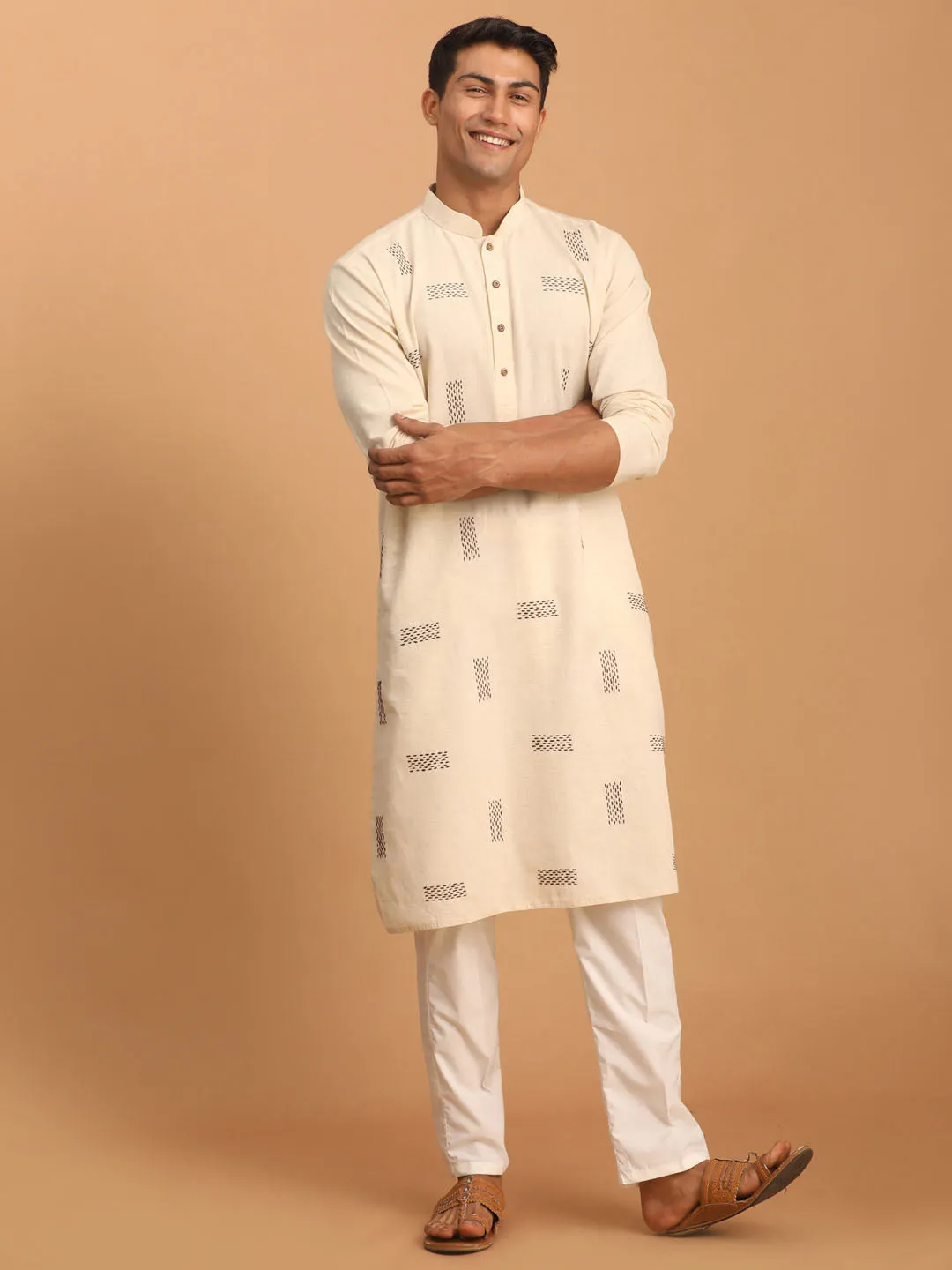 SHVAAS By VASTRAMAY Men's Cream Katha Stich Embroidered cotton Kurta