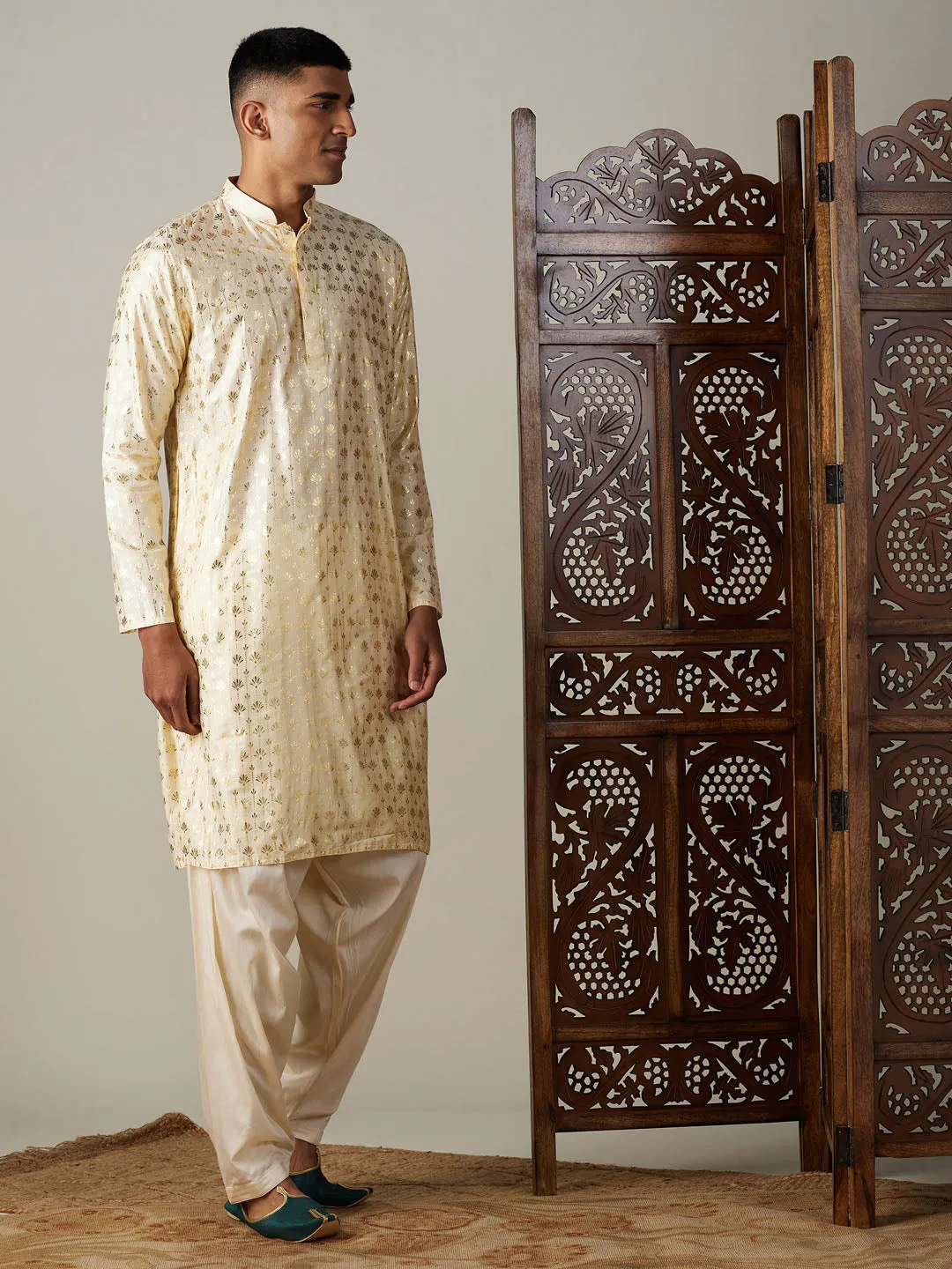 VASTRAMAY Golden Foil Printed Kurta Set