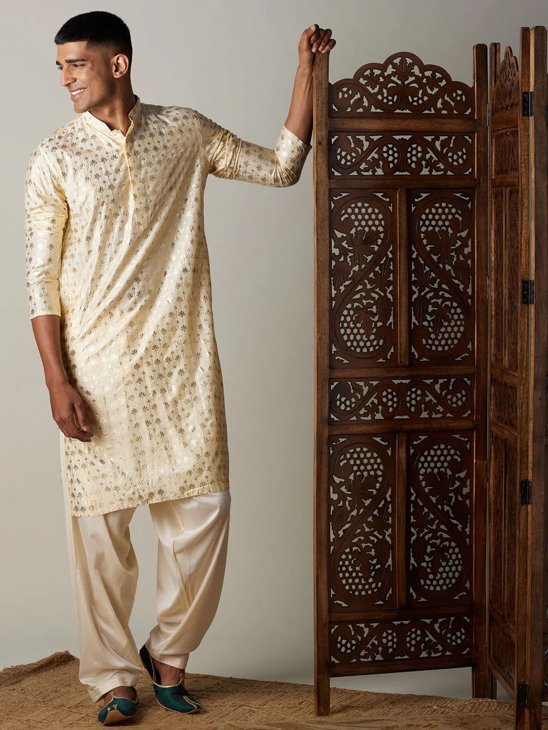 VASTRAMAY Golden Foil Printed Kurta Set